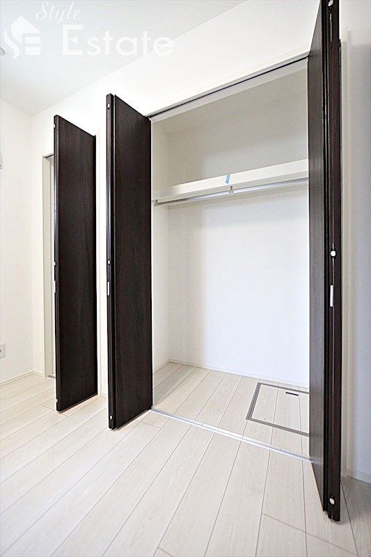 収納　ベッドルームクローゼット