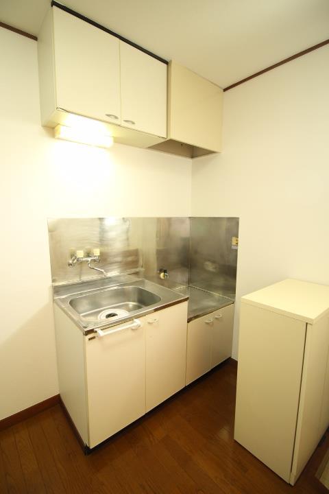 キッチン　別の部屋の写真となりますので、現況優先となります。