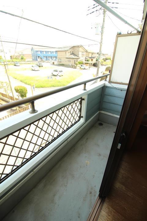バルコニー　別の部屋の写真となりますので、現況優先となります。
