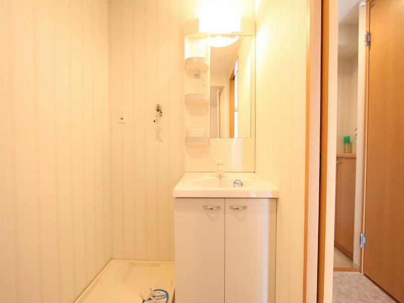 洗面設備　脱衣所　独立洗面台付　洗濯機ご用意できます