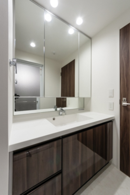 洗面設備　※写真は同タイプ住戸です。