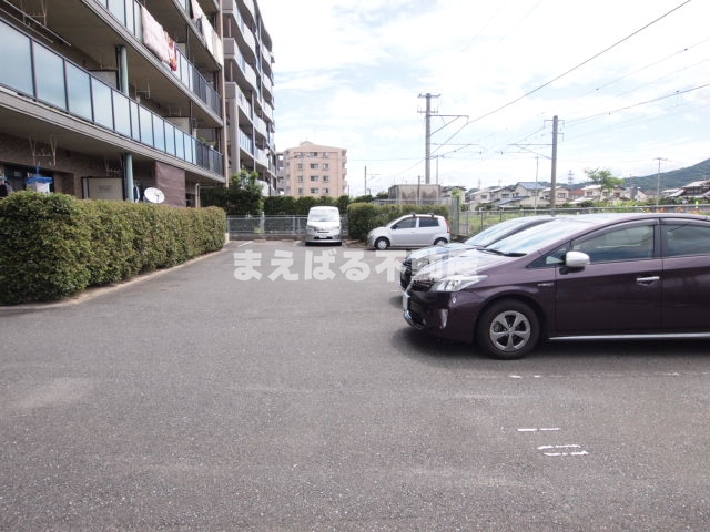 駐車場　駐車スペース