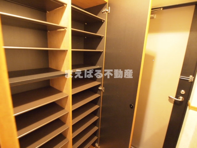 庭　シューズボックス付き　※写真は302号室