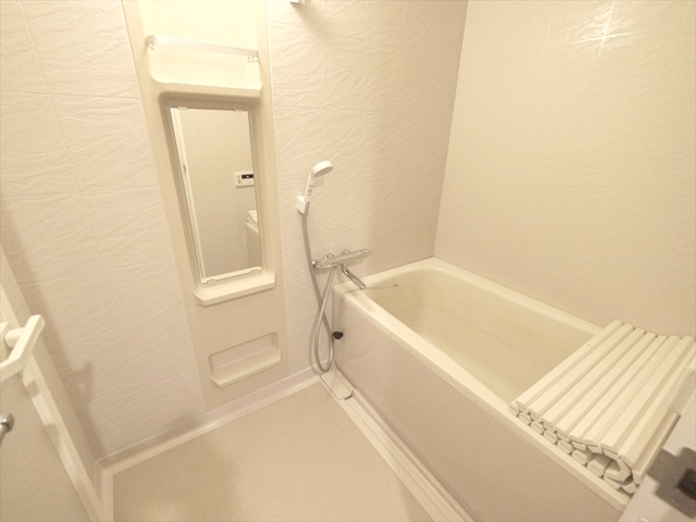 バス・シャワールーム　追い焚き完備