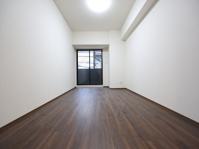 バルコニー　洋室9.3帖　2面採光　エアコン完備　バルコニー