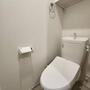 トイレ　別部屋参考写真となります