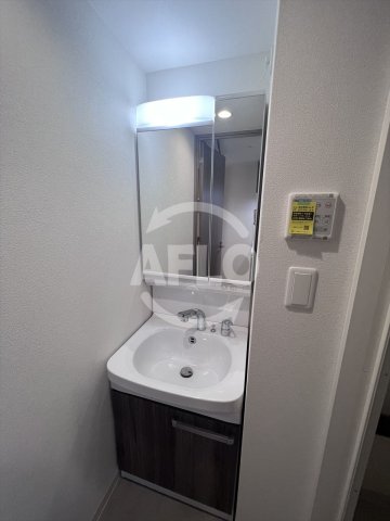 洗面設備　プレサンスOSAKA東中本エシデル　独立洗面台