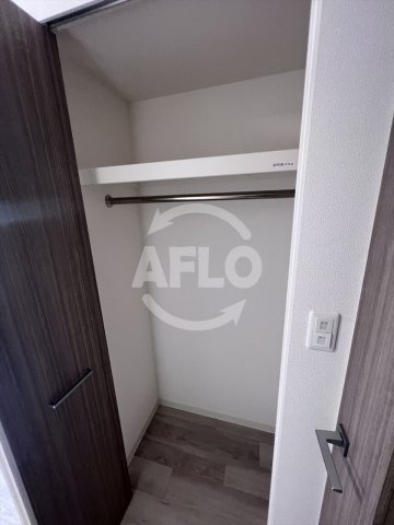 収納　プレサンスOSAKA東中本エシデル　クローゼット