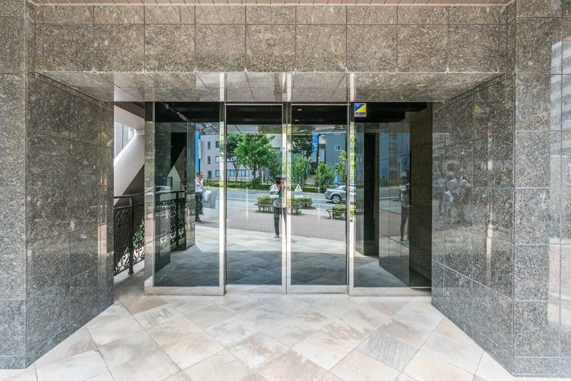 エントランス　ゆとりのあるエントランスです