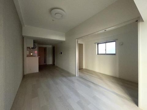 居室・リビング　室内