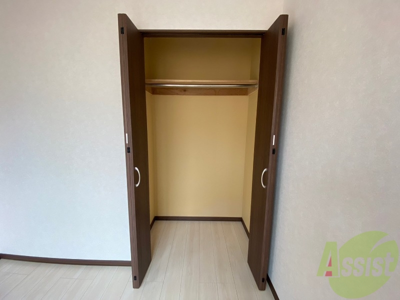 収納　寝室の収納です。部屋がすっきり片付きます。