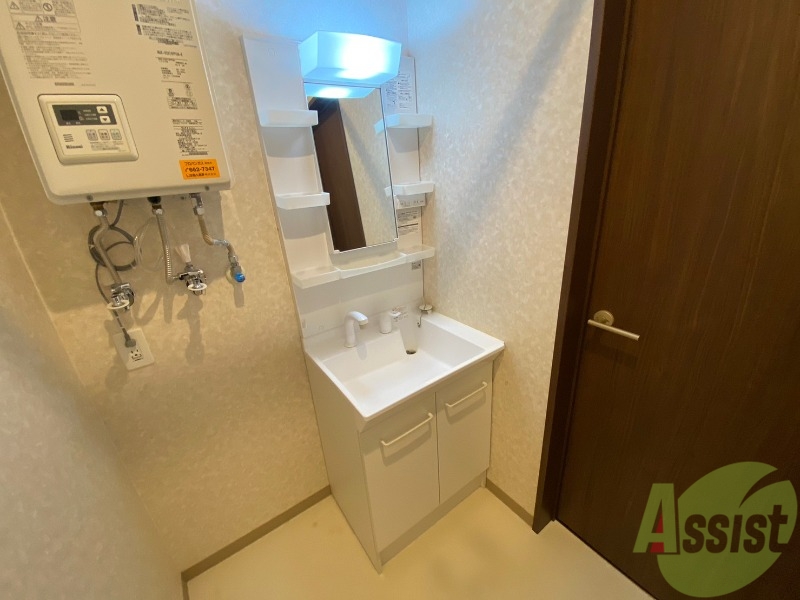 洗面設備　こちらに洗面台があります。朝の洗顔はこちらで。