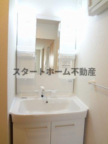 洗面設備　脱衣スペースもあります