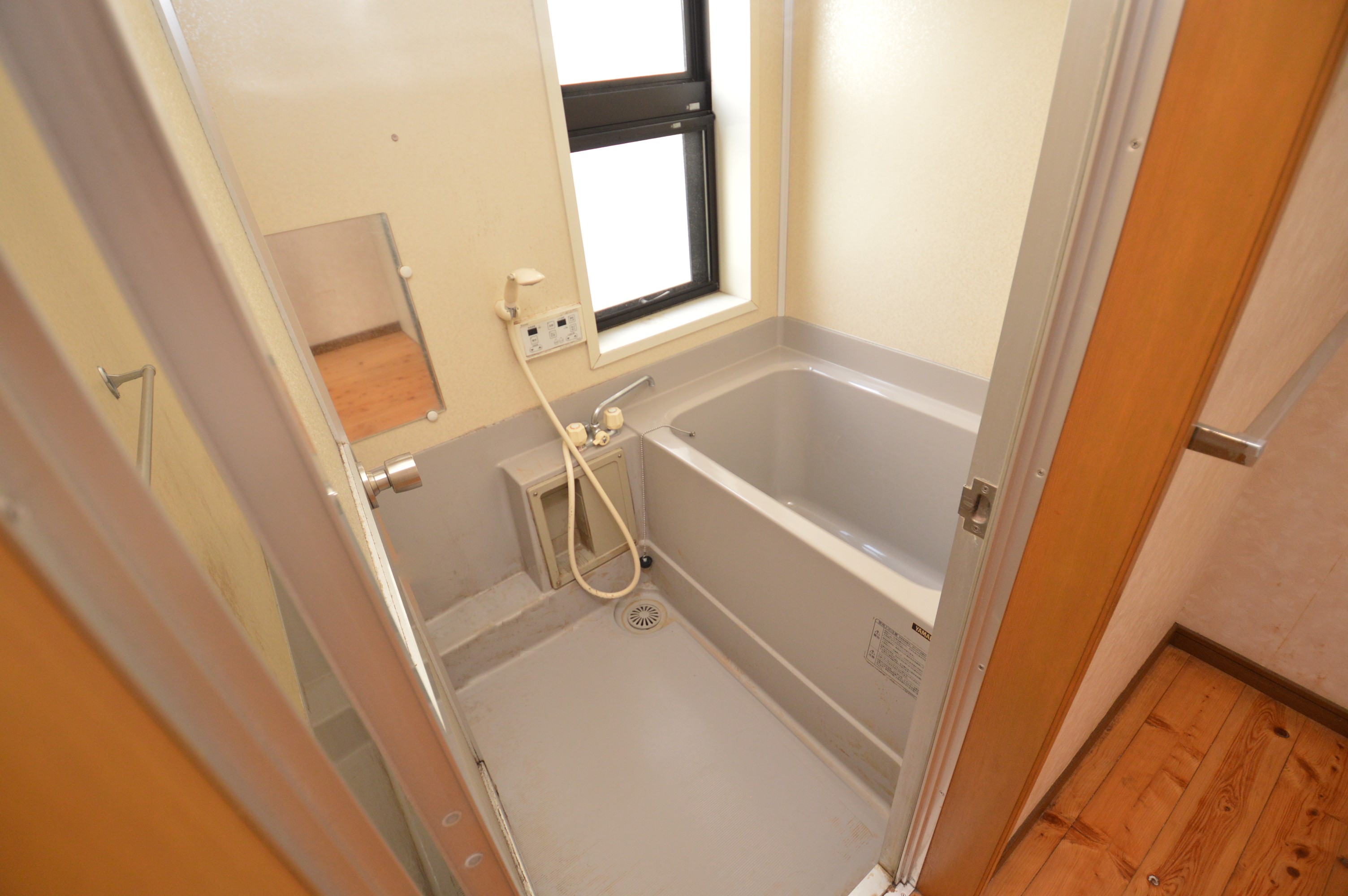 バス・シャワールーム　（参考）他室の写真を使用しています。現況優先となります。