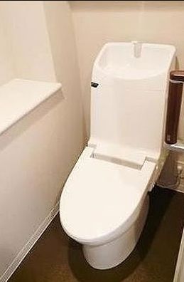 トイレ　リノベーション前