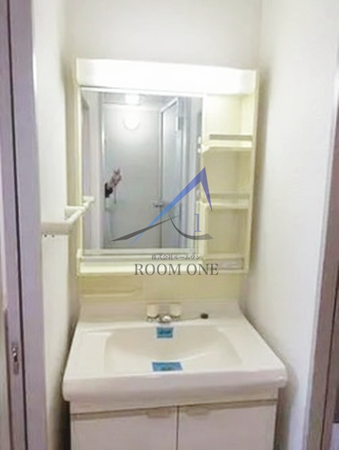 洗面設備　洗面台です。