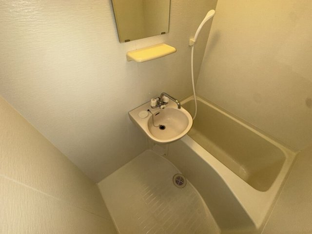 バス・シャワールーム　日々の疲れを癒すお風呂付です