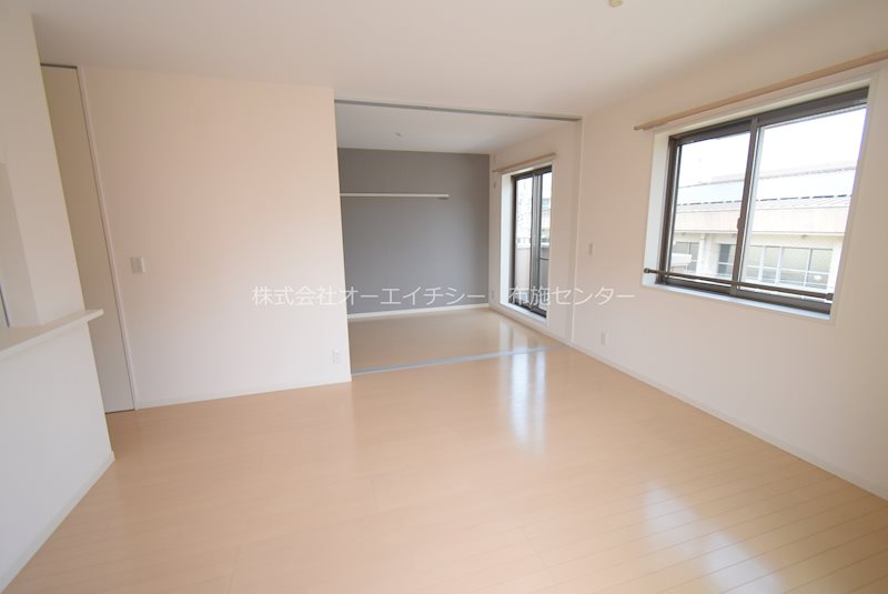 居室・リビング　同物件別部屋の参考写真