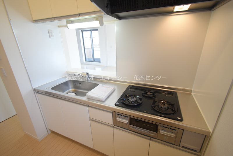 キッチン　同物件別部屋の参考写真