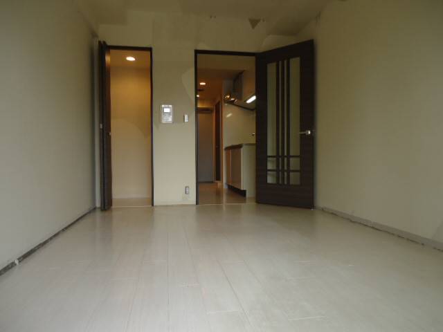 居室・リビング　室内