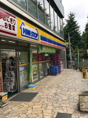 コンビニ　ミニストップ 信濃町駅南口店（コンビニ）まで809m