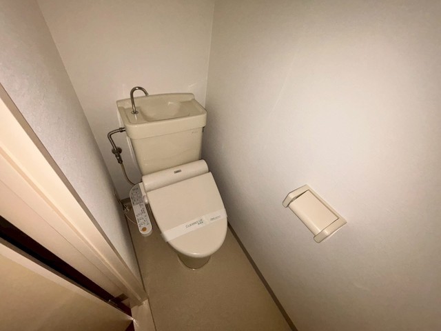 トイレ　別号室の写真