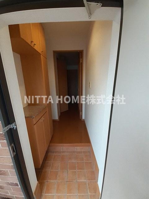 玄関　広いスペースの玄関です♪