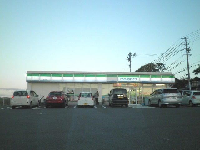 コンビニ　ファミリーマート 桑名赤尾店（コンビニ）まで1243m