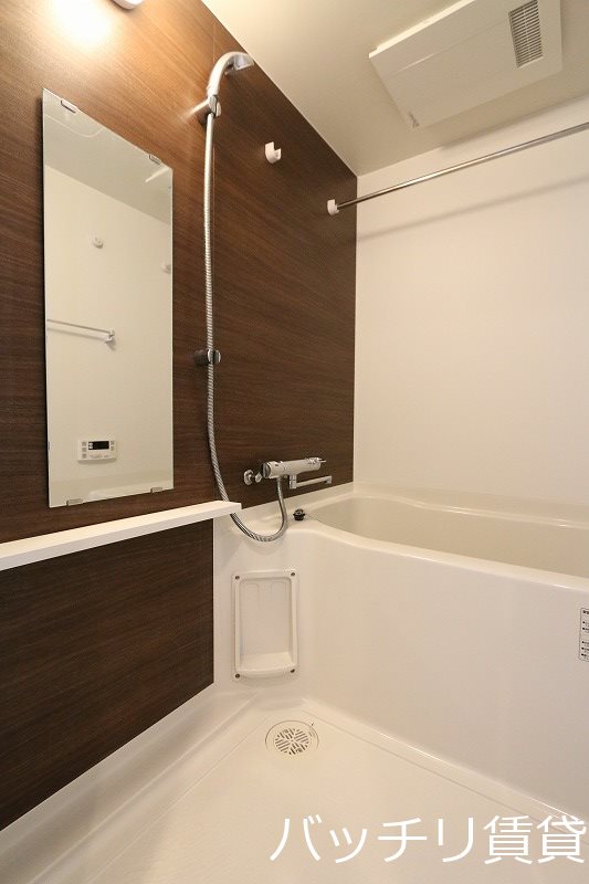 バス・シャワールーム　※同型タイプ写真の為、現状優先。