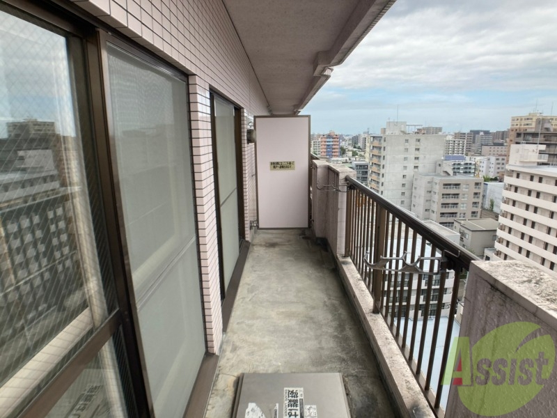 バルコニー　バルコニーです。洗濯物を干したり一息ついたりできますね！