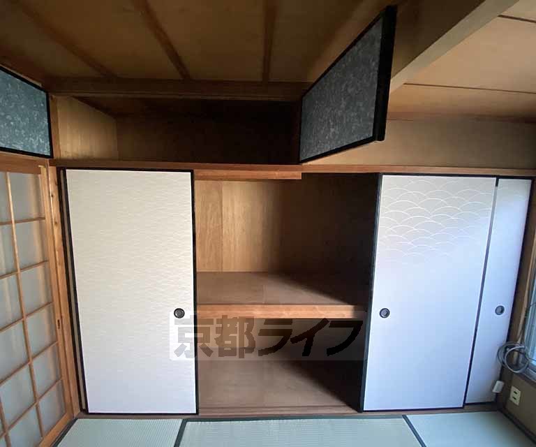 収納　布団や雑貨などが収納できます。