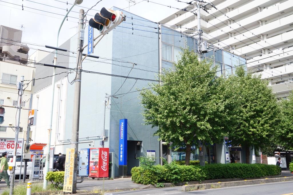 銀行　みずほ銀行三郷支店（銀行）まで94m