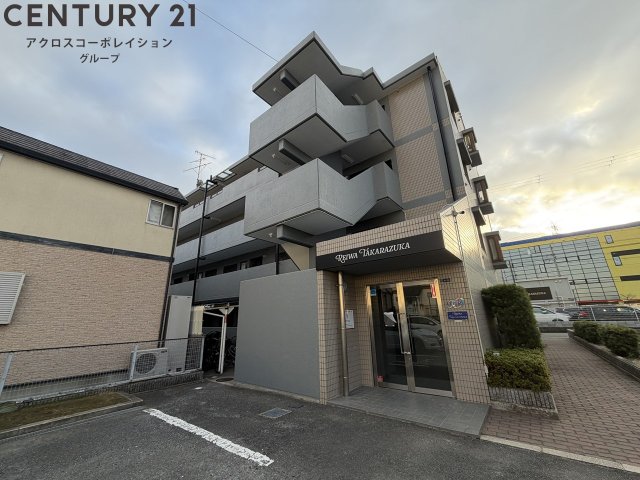 建物外観　防犯カメラ付きでセキュリティ安心！