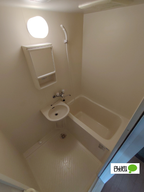 バス・シャワールーム　同物件別部屋