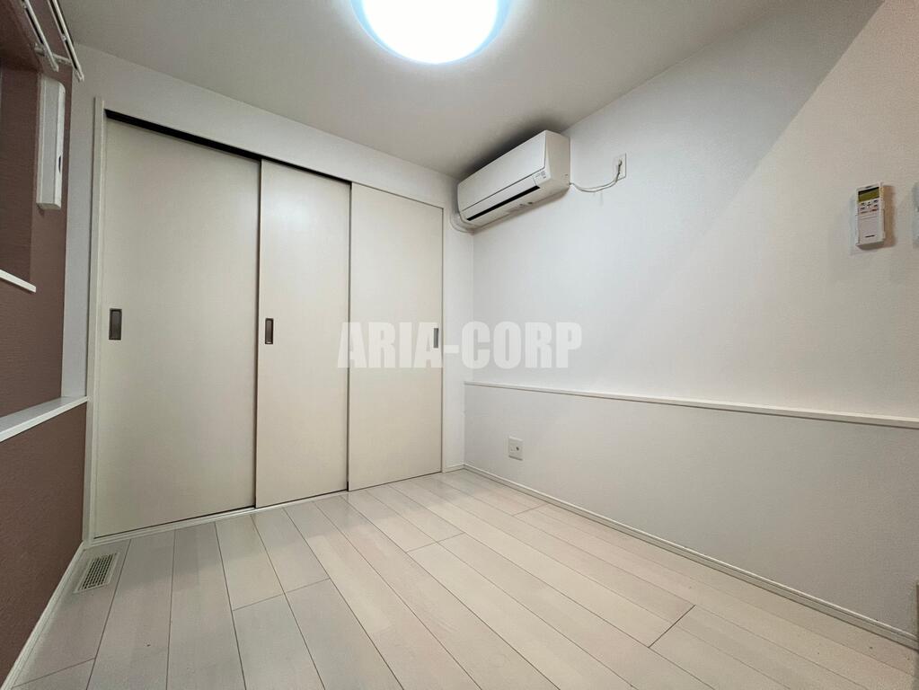 その他部屋・スペース　寝室。柱のでっぱりのなくフルでお部屋を活用頂けます♪