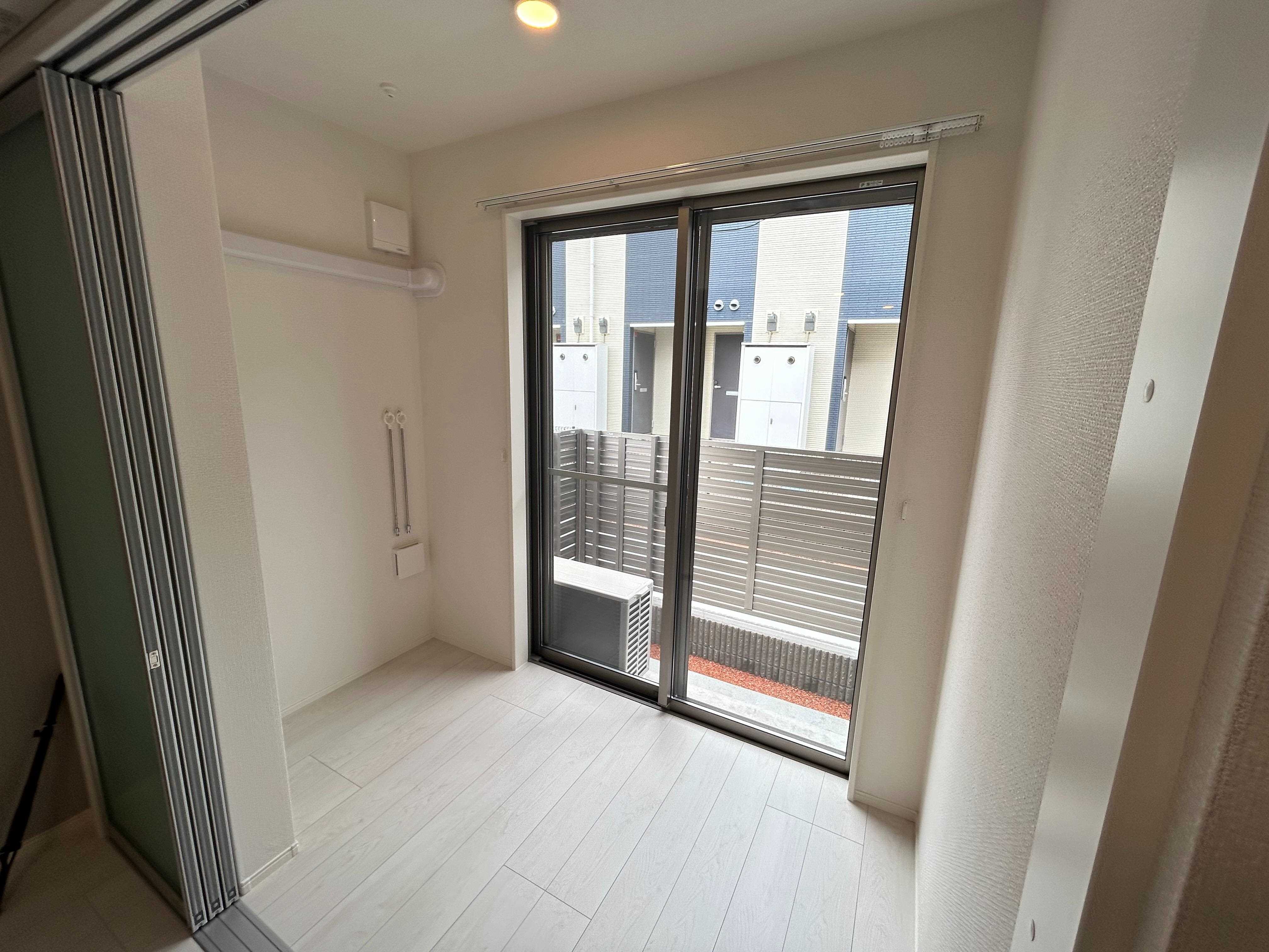 バルコニー　同じ建築会社の物件のイメージ写真になります。