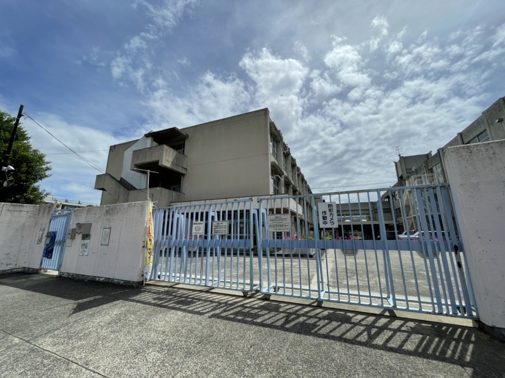 小学校　枚方市立伊加賀小学校（小学校）まで742m