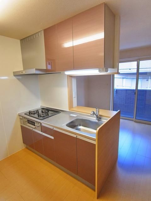 キッチン　☆３口コンロで料理しやすい