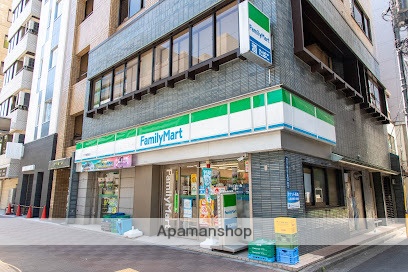 コンビニ　ファミリーマート八丁堀駅前店（コンビニ）まで118m