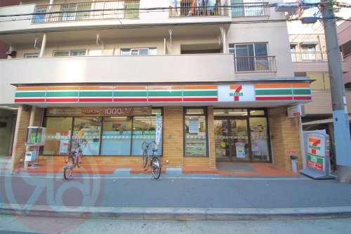 コンビニ　セブンイレブン 大阪北堀江4丁目店（コンビニ）まで533m