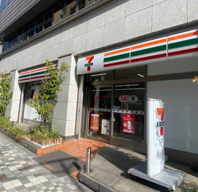 コンビニ　セブンイレブン 人形町駅西店（コンビニ）まで471m