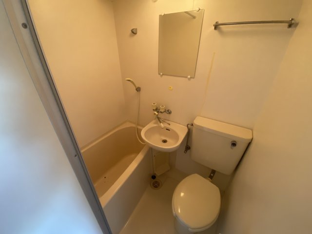 バス・シャワールーム　シンプルで機能的なユニットバスです！