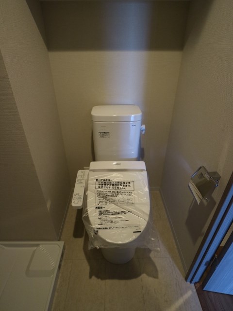 トイレ　※同間取り別室参考写真