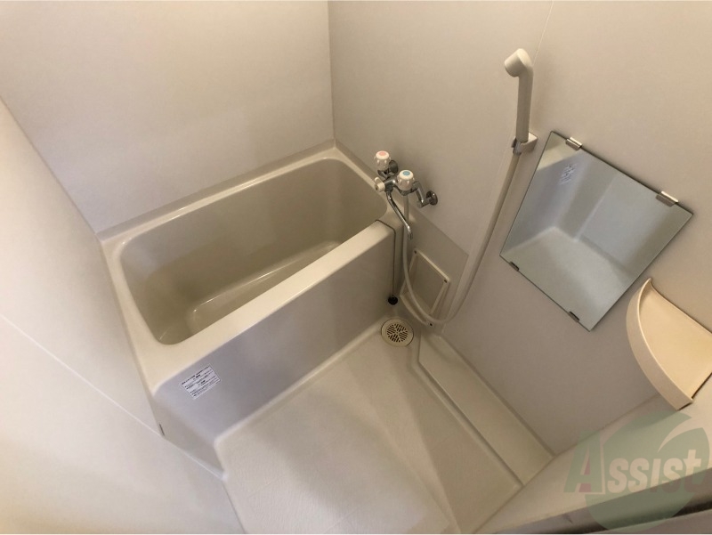 バス・シャワールーム　お風呂になります。一日の疲れを癒してくださいね。