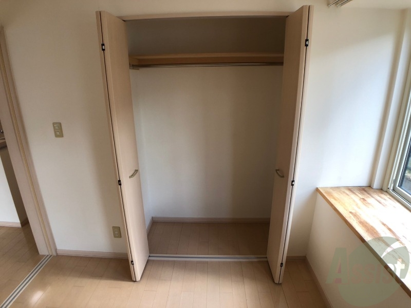 収納　こちらには収納スペースがあります。あると便利ですね！