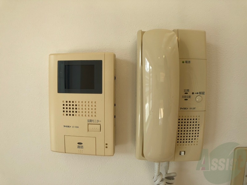 セキュリティ　モニタ付インターホンです。セキュリティ面も安心ですね！