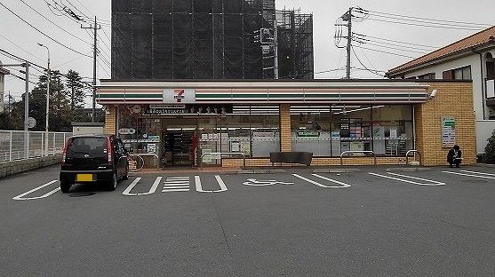 コンビニ　セブン　さいたま辻５丁目店（コンビニ）まで300m