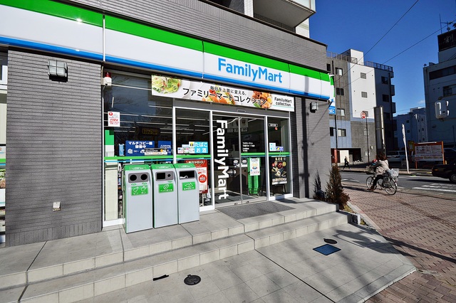 コンビニ　ファミリーマート千葉中央一丁目店（コンビニ）まで515m