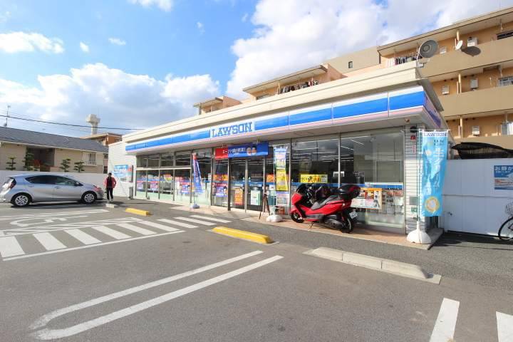 コンビニ　ローソン（コンビニ）まで706m