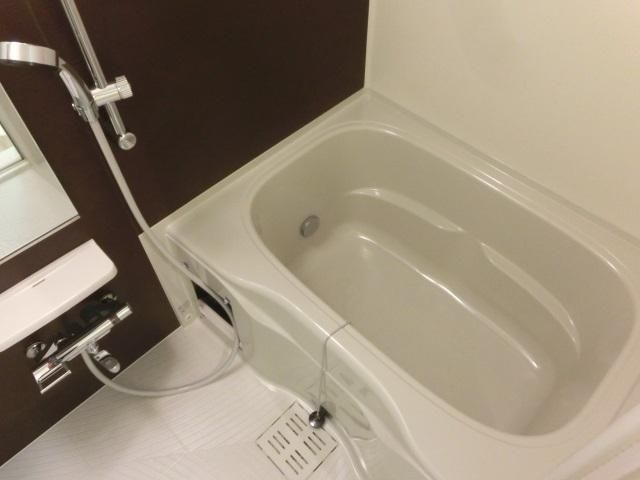 バス・シャワールーム　浴室乾燥機　追炊き機能完備のバスルーム